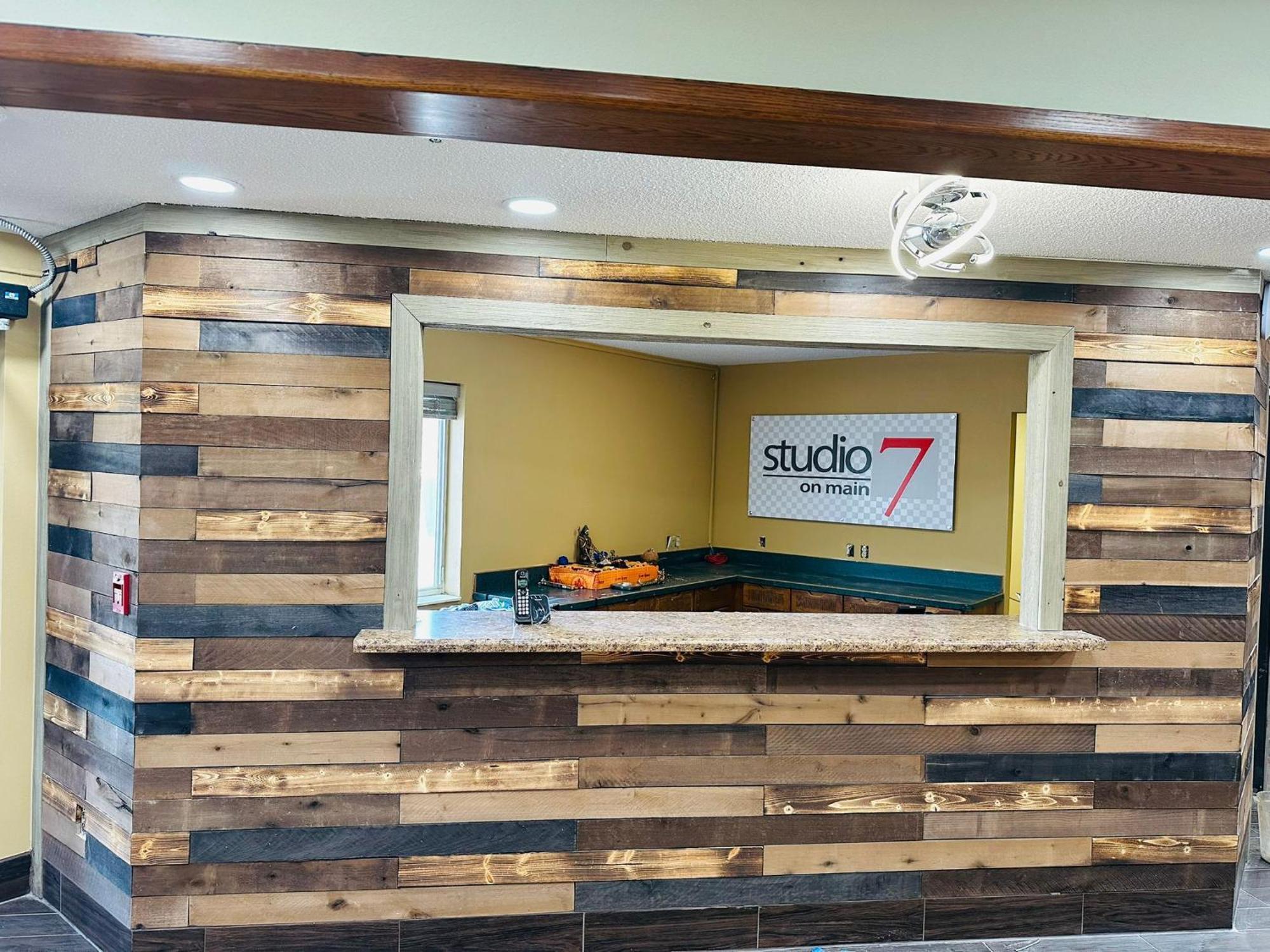 Studio 7 On Main West Fargo ภายนอก รูปภาพ